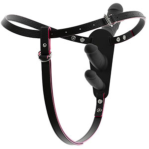 Strap On pas s tremi vibratorji