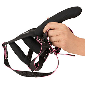 Strap On pas s tremi vibratorji